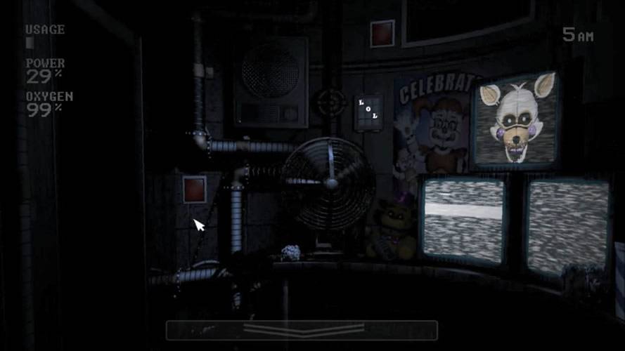 Lolbit aparecendo no monitor do jogo Sister Location