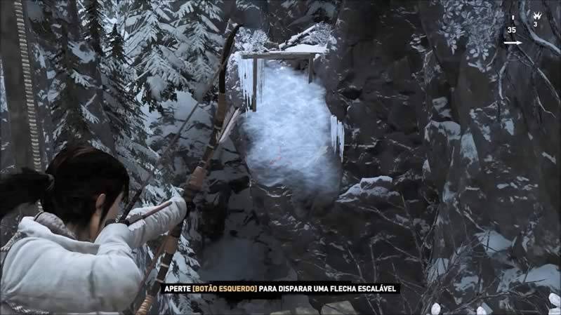 Rise of the Tomb Raider disparando flechas escaláveis