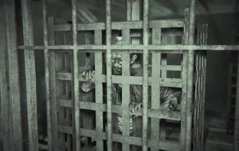 Prisioneiros no subsolo da igreja de Outlast 2