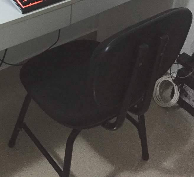 Cadeira simples preta
