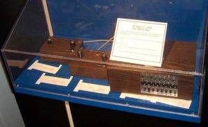 O protótipo do primeiro videogame Brown Box