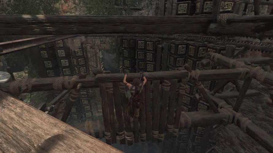 Lara e mecanismos de madeira que giram Shadow of the Tomb Raider